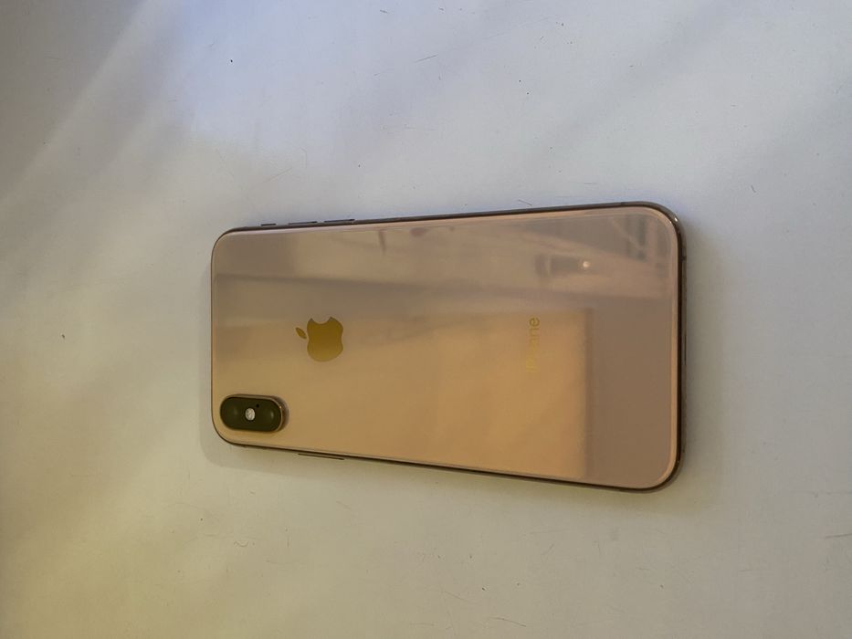 Продам iPhone XS