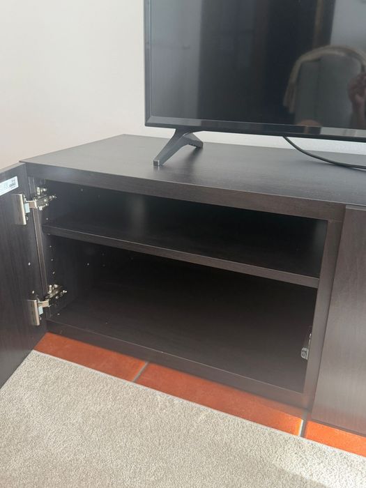 Móvel de tv do Ikea, com 180x42x38