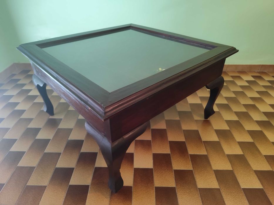 Mesa de centro quadrada