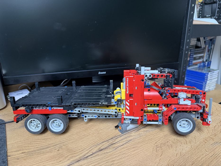 Lego Technic 8109 Ciezarowka z plaska platforma