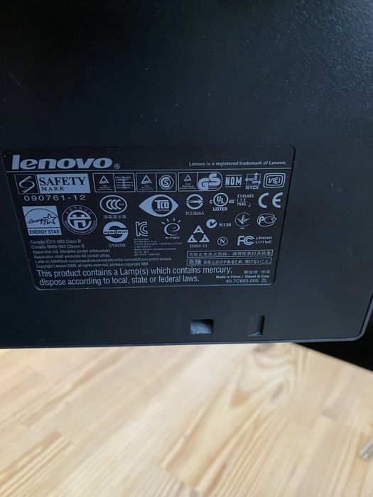 Monitor Lenovo 17
