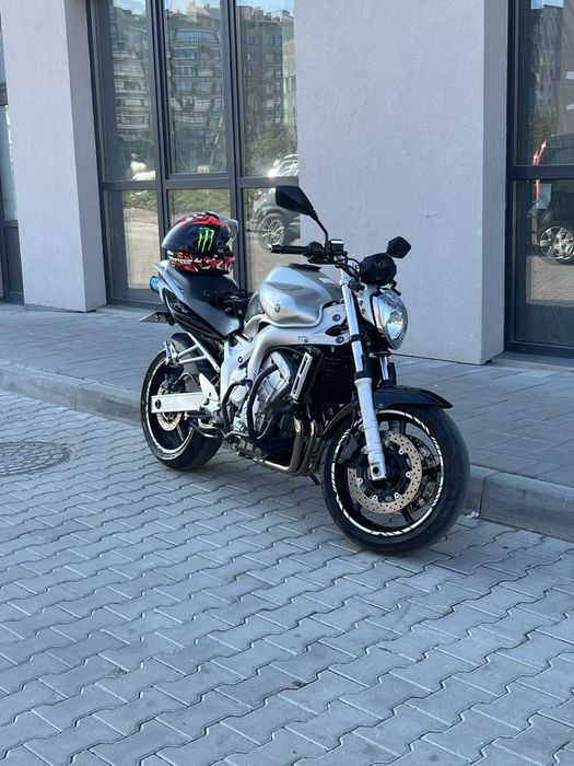 Yamaha fz6n після скользячки з доками
