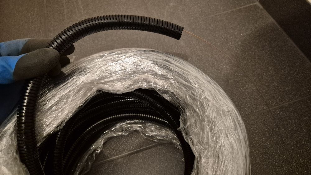 Rura karbowana pędzel z pilotem do kabli PVC fi 20mm  14,5 m
