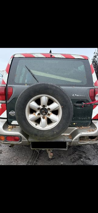 Tampa da mala Nissan Terrano 2