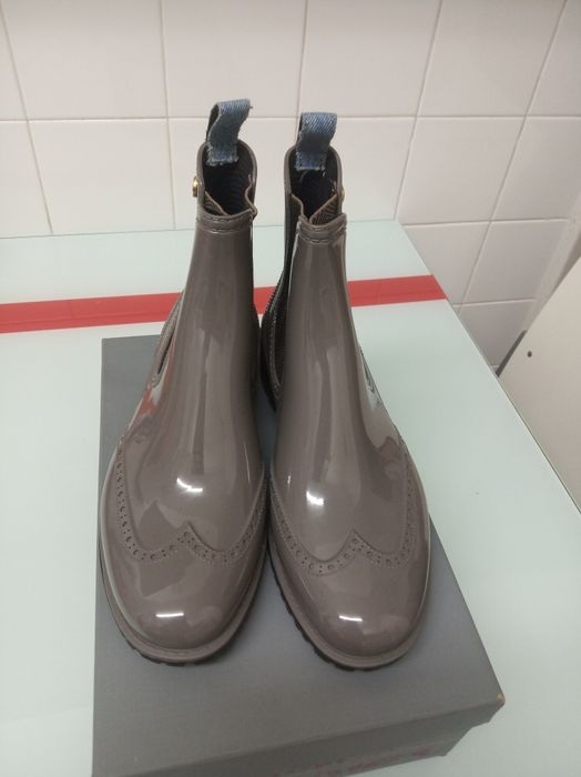 Botim de borracha, Trussardi, cor cinza