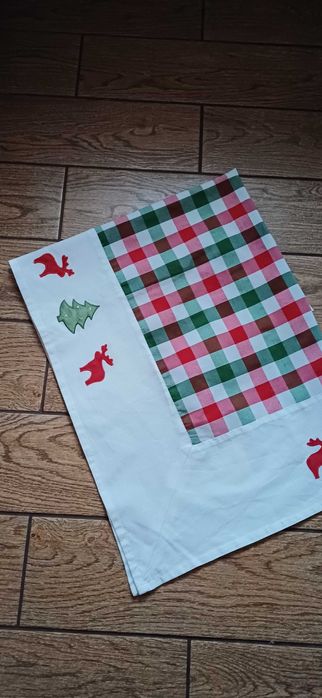 Świąteczna serweta Tukan 90 cm × 90 cm