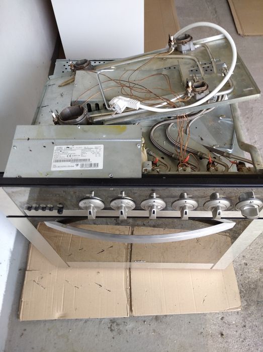 Piekarnik i szklana płyta Amica