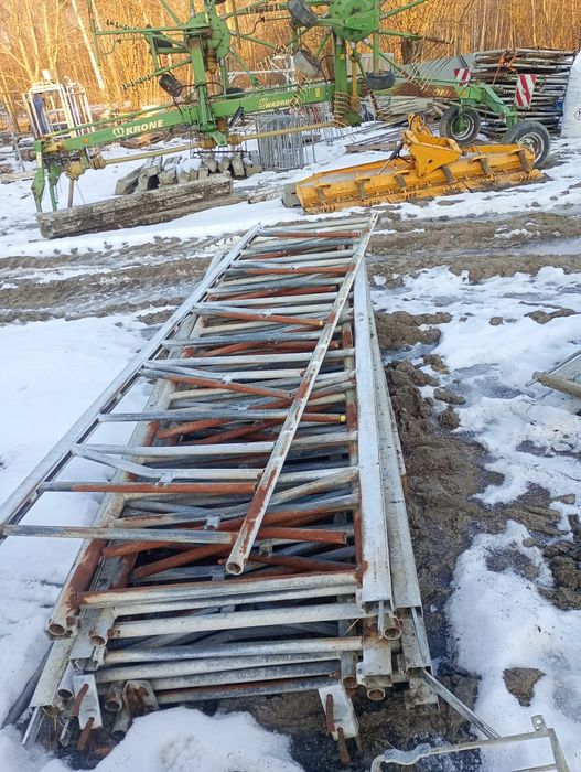Wygrodzenia dla bydła cieląt budki drabiny poidła kojce spinder