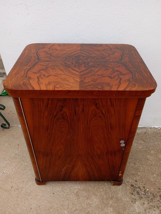 Máquina costura marca Rena a funcionar