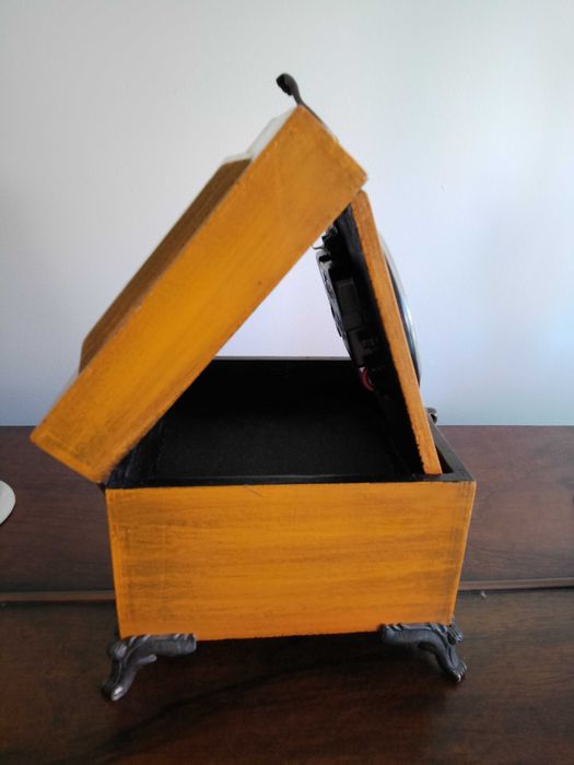 Zegar drewniany,stojący na baterie składany,sprawny 80 lata