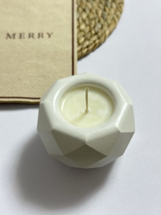 Соєві свічки у гіпсовому кашпо