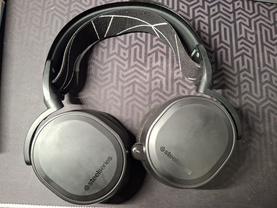 Steelseries arctis 9