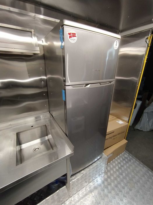 Кухня на колесах на бази авто. Фудтрак. Авто лавка від Mobifood.