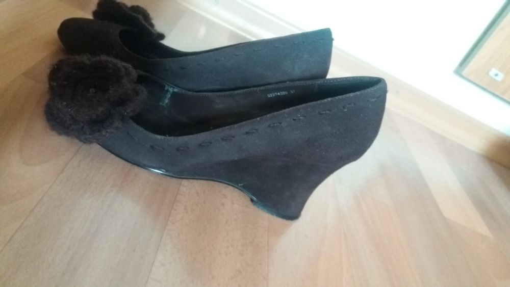 Туфли очень оригинальные 35,5 р