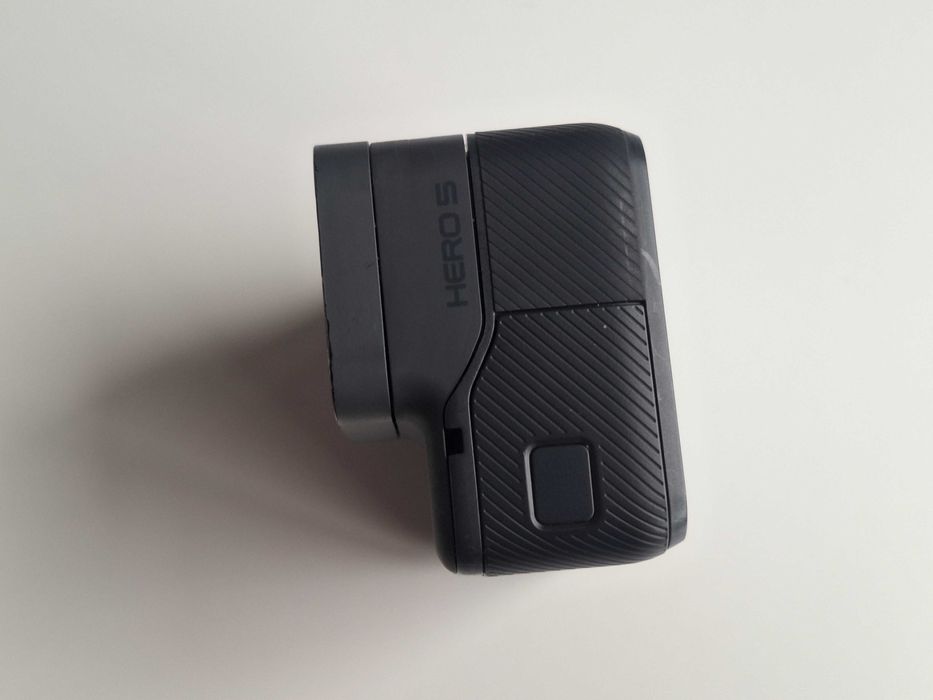 Kamera GoPro Hero 5 Black + ładowarka + 2x bateria + pływak + GRATIS!