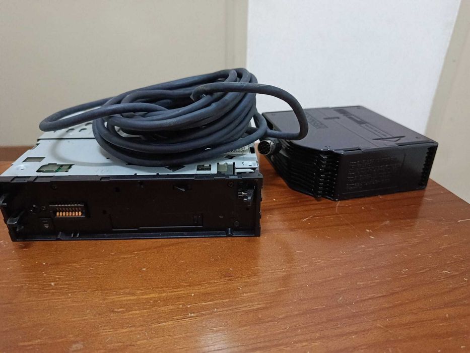 Auto-rádio Kenwood Vintage + Caixa de CDs (CD Changer) + Cablagem