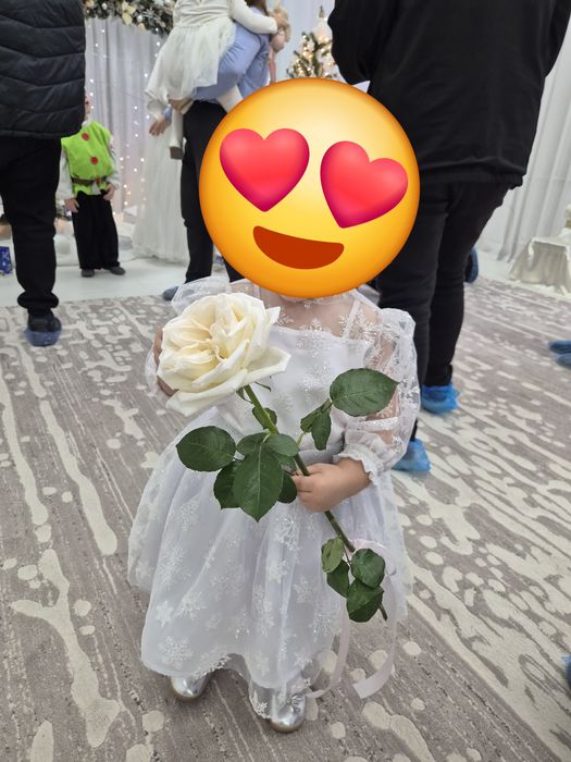 Здам в оренду сукню на сніжинку