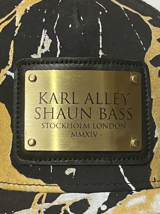 Бейсболка брендовая