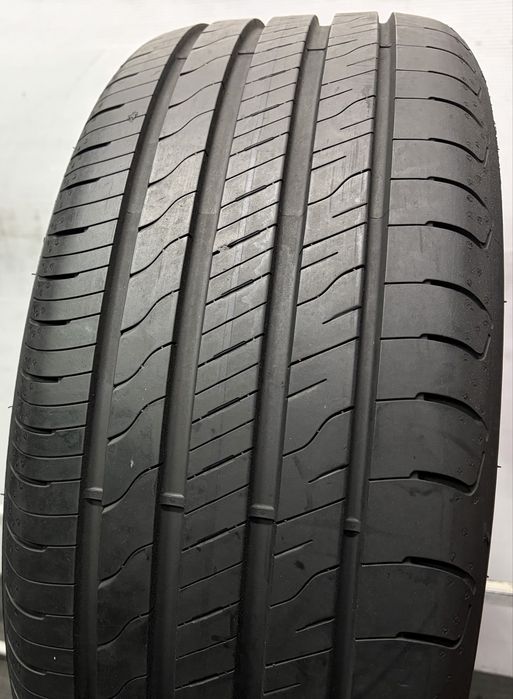 225/50/17 98W Goodyear Efficient Grip Performance 2