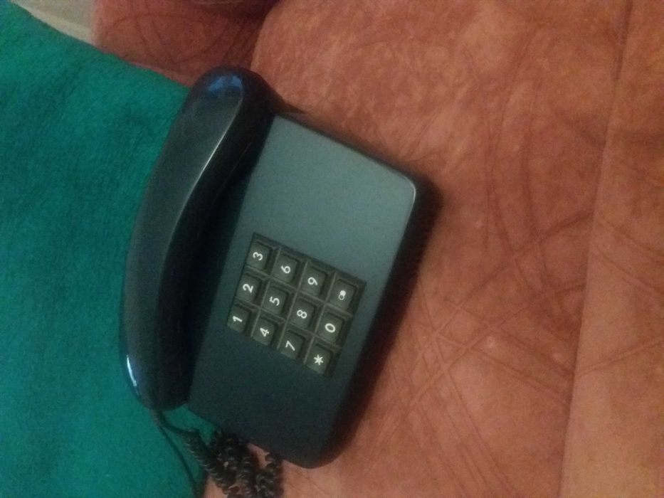 ТЕЛЕФОН кнопочный времен СССР. Производство ГДР (Германия)