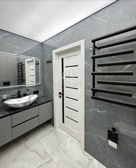 87118 Продам стильную  3 комнатную квартиру на Гагарина!