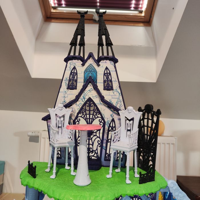 Zamek Monster high
400
 zł