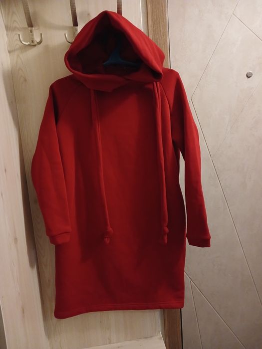 Плаття тепле з капюшоном. Дуже тепле і зручне. Розмір S-М.