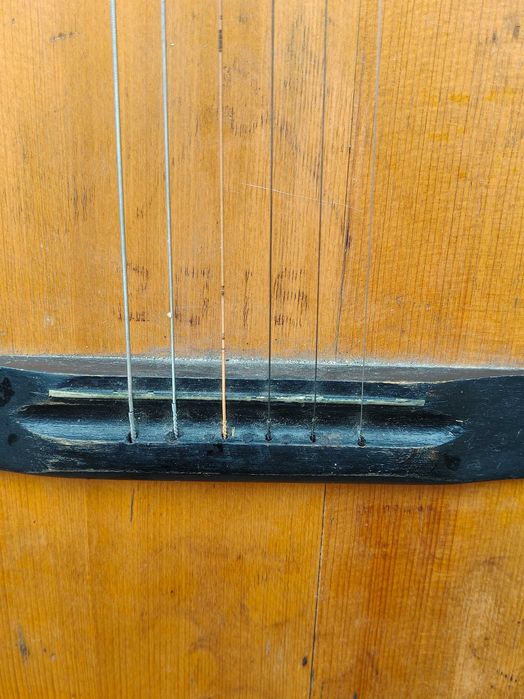 Продам  б/у  гитару