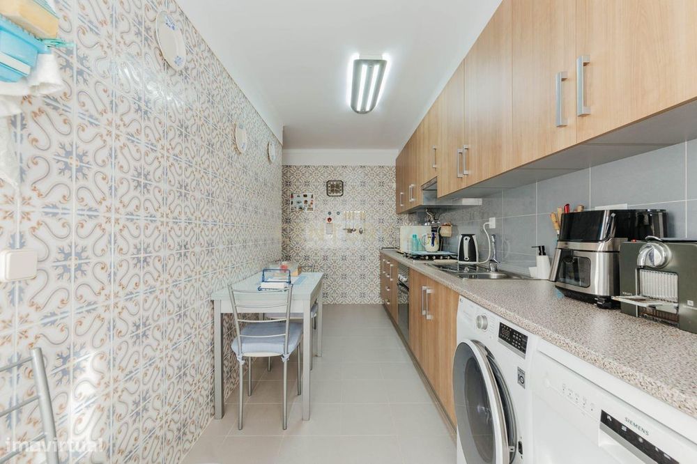 T3 Remodelado com Varandas e Arrecadação | Rua Douro Litoral | 3.º And
