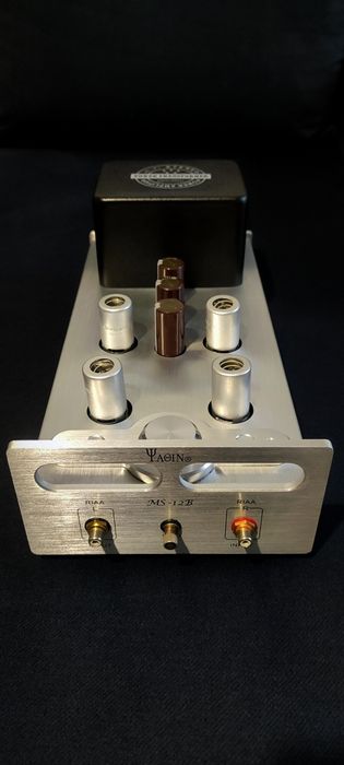 Lampowy przedwzmacniacz gramofonowy / liniowy Yaqlin MS-12B