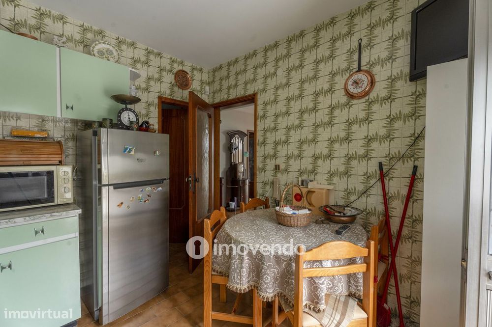 Moradia T4 com garagem, em Vila Nova da Telha, na Maia