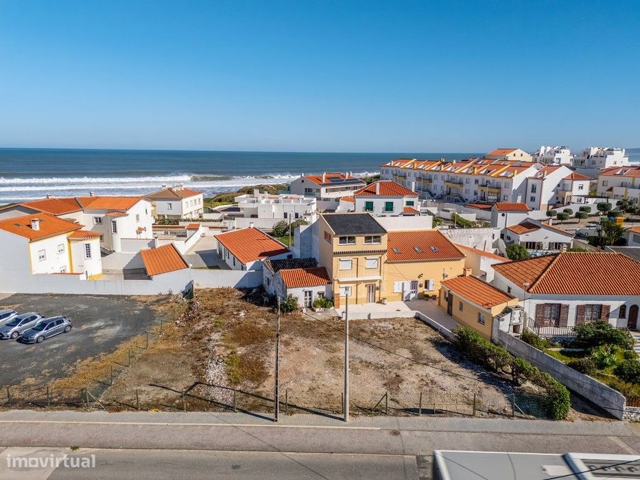 Terrenos na Avenida do Mar no Baleal a apenas 300 metros da praia