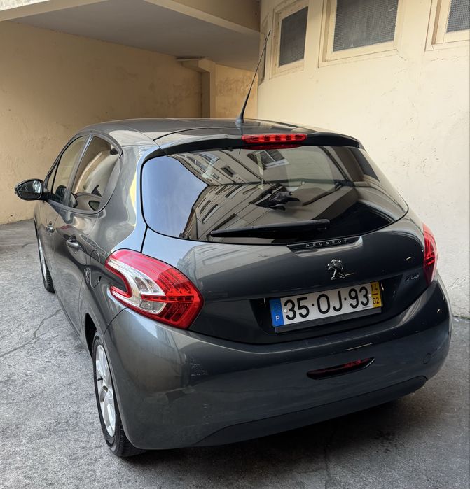 Peugeot 208 1.2 VTi 82cv Gasolina - 160milkm - Nacional