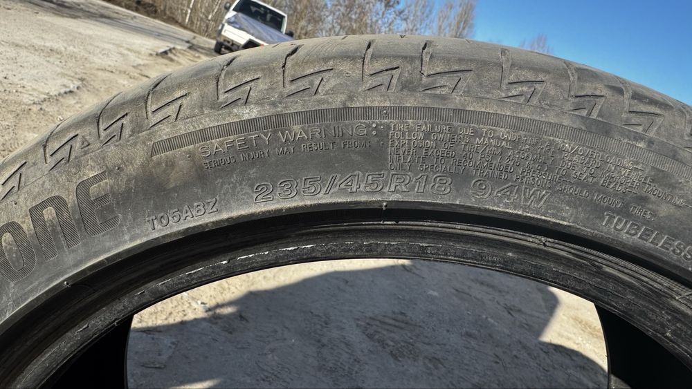 Bridgestone 235/45/R18