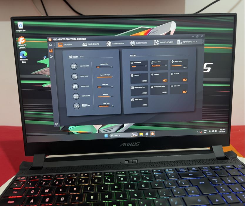 Gigabyte AORUS 5 KE4