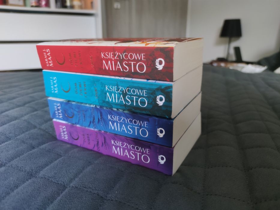 Księżycowe miasto NOWE Dom ziemi i krwi Sarah J. Maas Uroboros