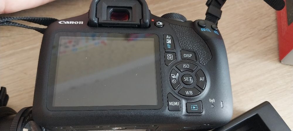 Фотокамера дзеркальна Canon EOS 2000D + 18-55 IS II (2728C008)