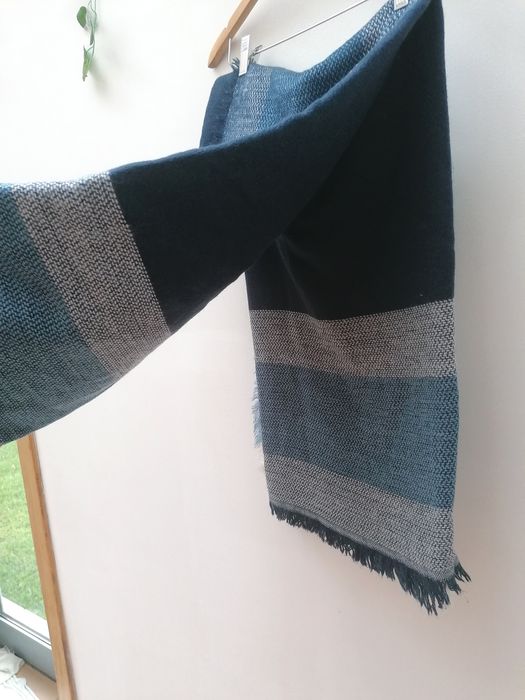 Lenço em tons de azul