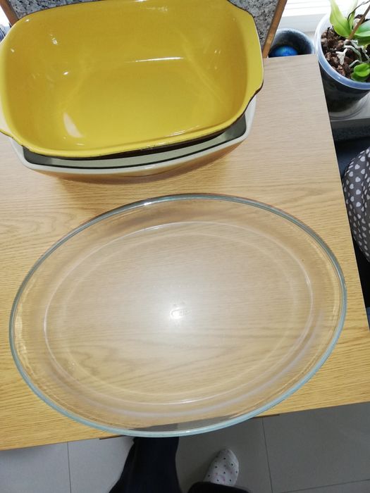 Tabuleiros pyrex e faiança