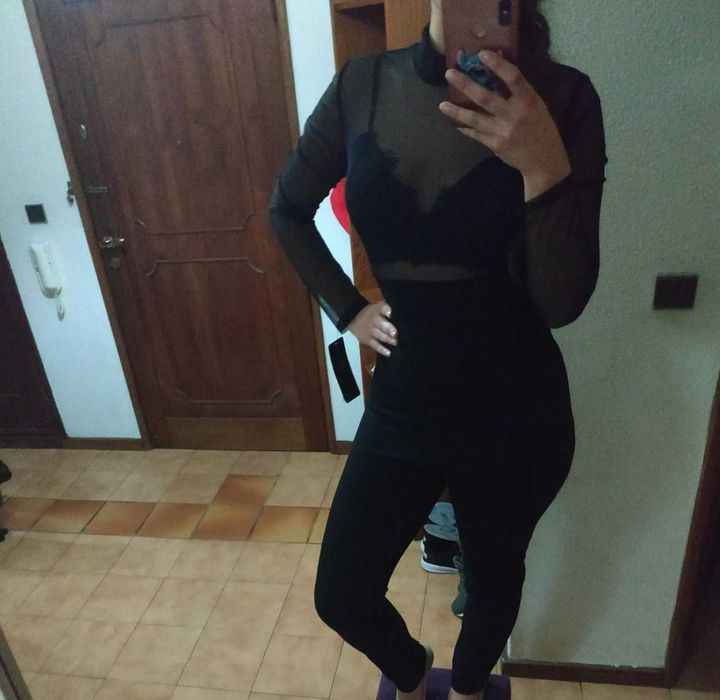 Macacão com transparência