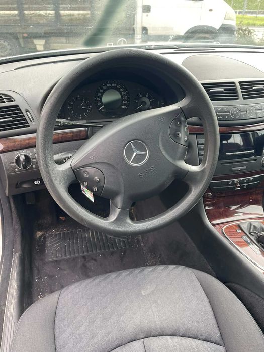 Mercedes-Benz E200 Viatura para peças
