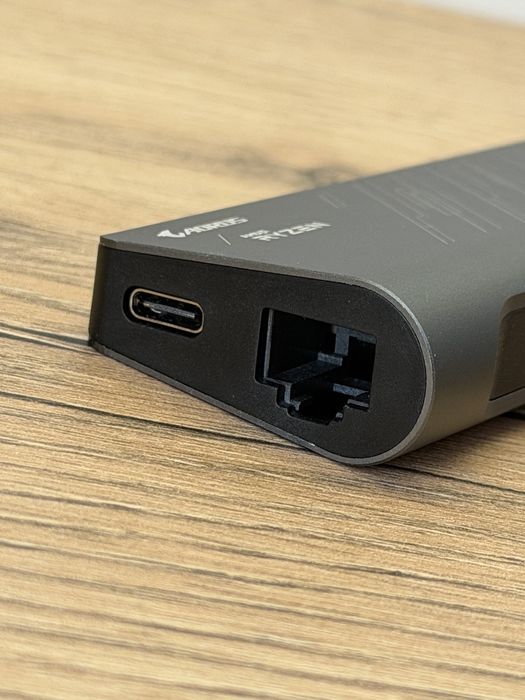 Новий USB Hub Gigabyte TC710