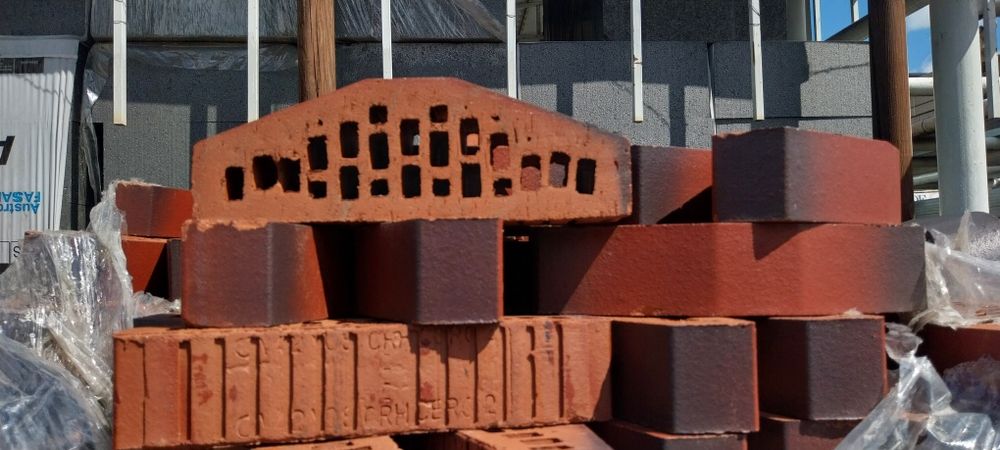 Cegła daszek etna cieniowana czerwono czarna D1