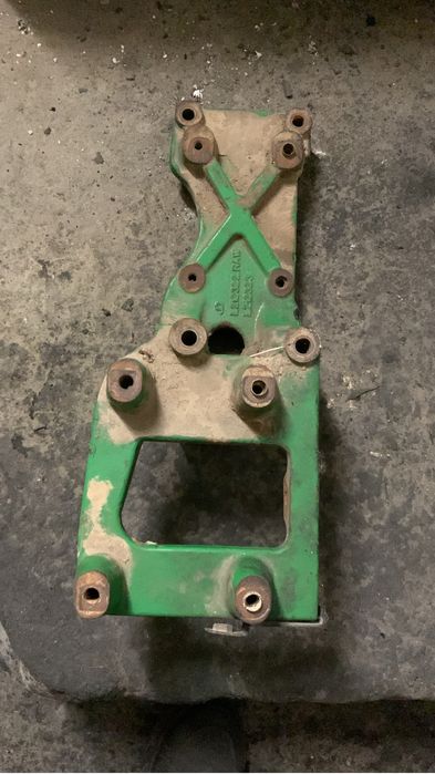 Podstawa sprezarki i pompy klimy john deere