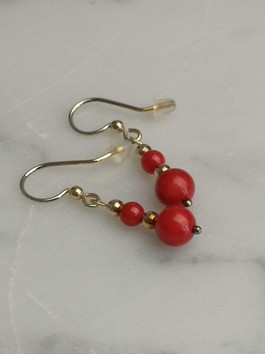 kolczyki z czerwonym koralem
