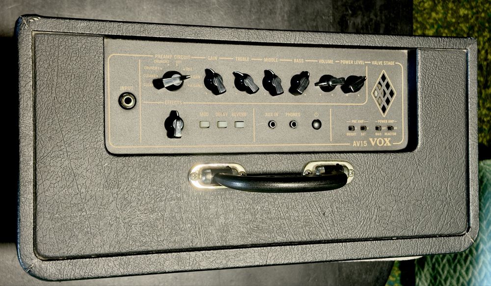 Amplicador VOX AV15