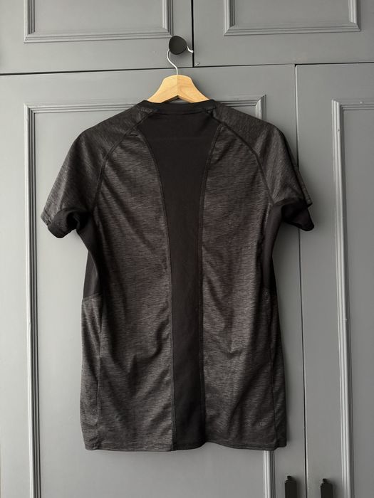 T-shirt de treino Domyos preta/cinzento escuro – tamanho S