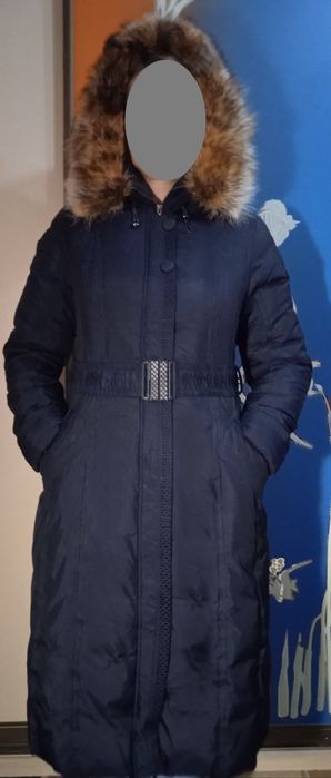 Пальто-пуховик капюшон мех енота, M(44-46) Б/У отличное состояние