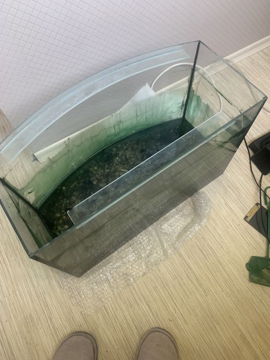 Дл любителей рыбок аквариум со всеми приспособлениями