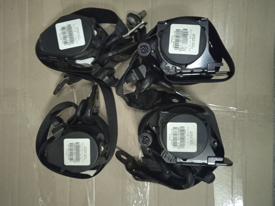 ПАСКИ БЕЗПЕКИ є 50шт Dodge JOURNEY/ Jeep Compass 2й 3ій ряд механічні